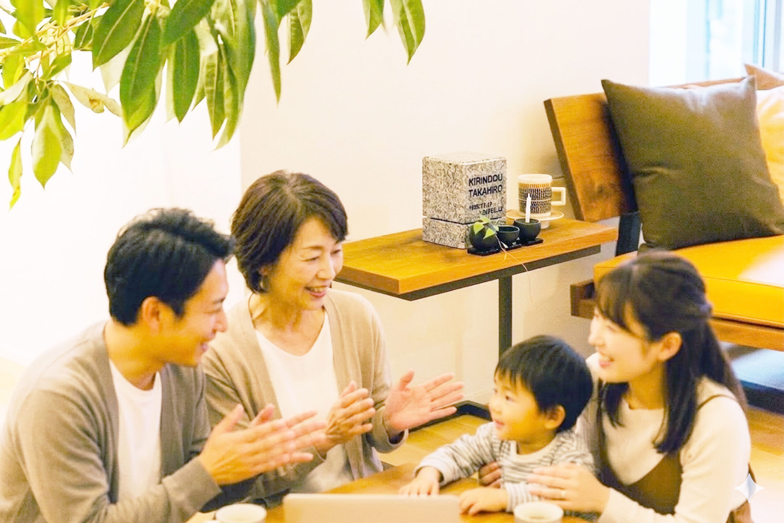 家族で囲む卓上墓